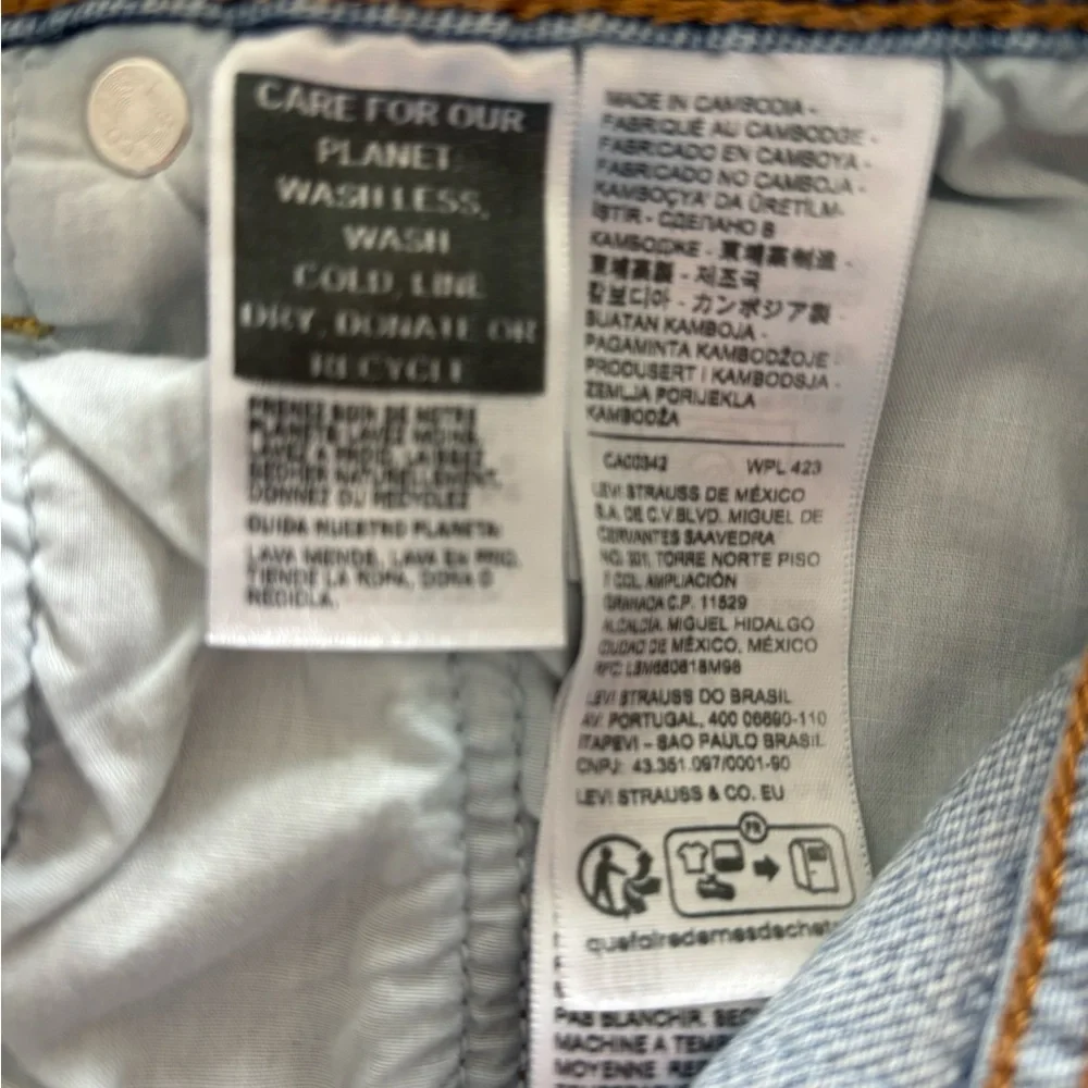 Levi's Classic Ribcage Straight Ankle Jeans in Light Blue Denim 161 - Picture 7 of 8